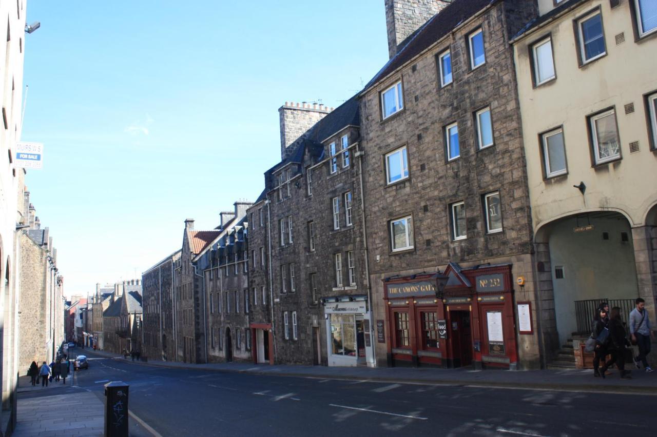 Royal Mile Famous Canongate Flat Edimburgo Esterno foto